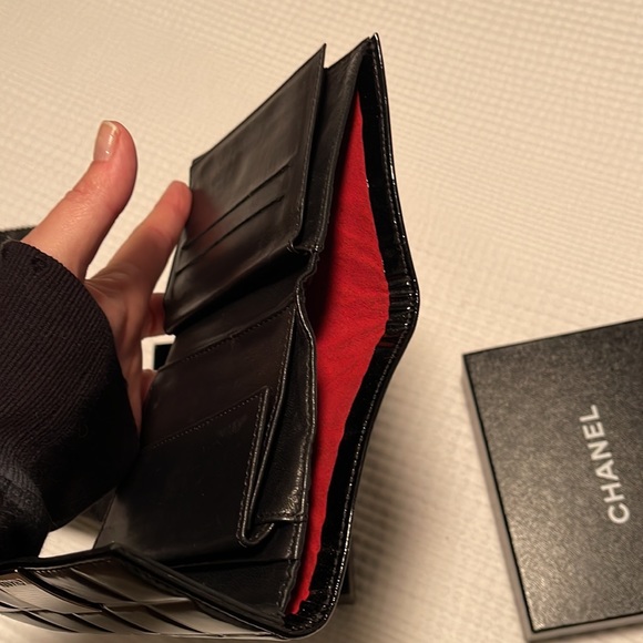 Authentic Chanel patten leather wallet - Picture 10 of 16